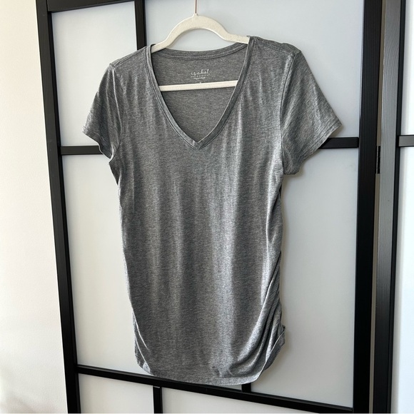 [M] Isabel Maternity V-Neck Dark Grey Side Scrunch Short Sleeve Top - Picture 3 of 8